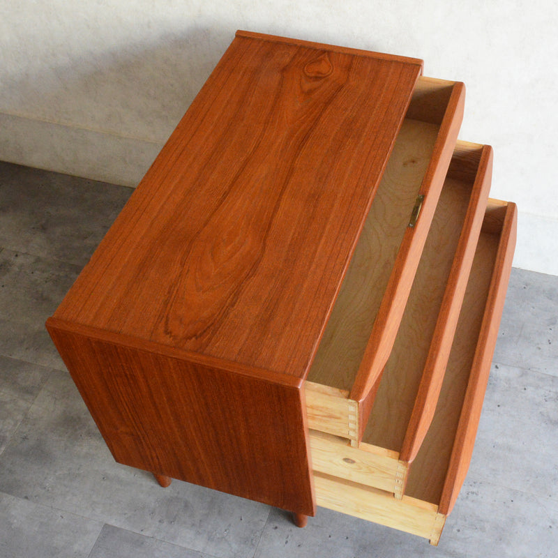 デンマークヴィンテージ  チーク３段チェスト(鍵付）6-95