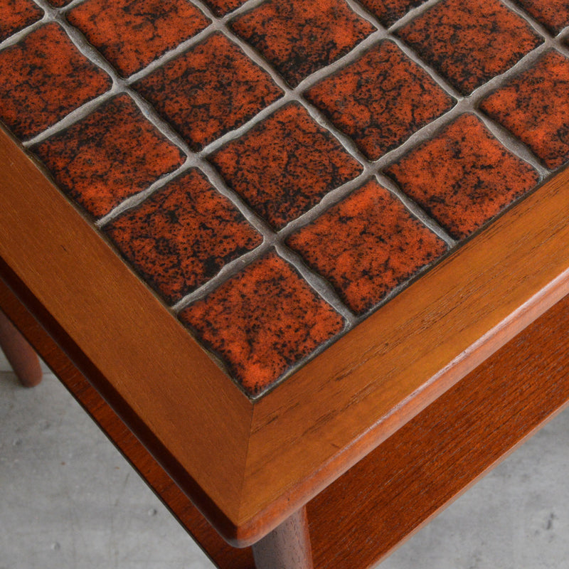 デンマークヴィンテージ ブラウンタイル チークサイドテーブル 8-62