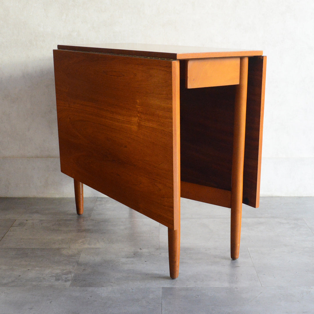 ミッドセンチュリー ヴィンテージ　ゲートレッグダイニングテーブル49 (レクタングル・天板剝離再塗装済）