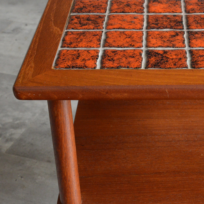 デンマークヴィンテージ ブラウンタイル チークサイドテーブル 8-62
