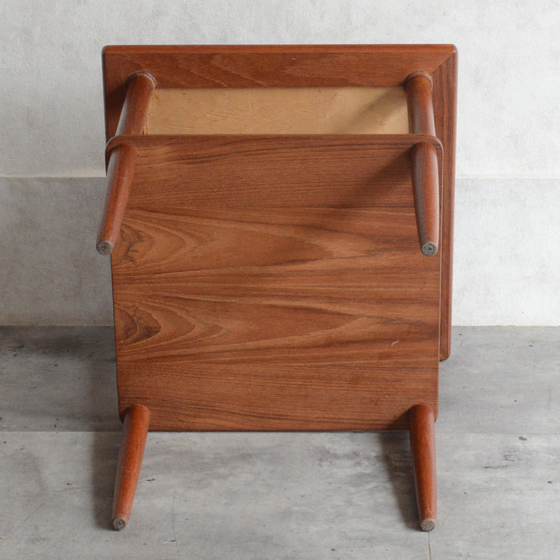 デンマークヴィンテージ ブラウンタイル チークサイドテーブル 8-62