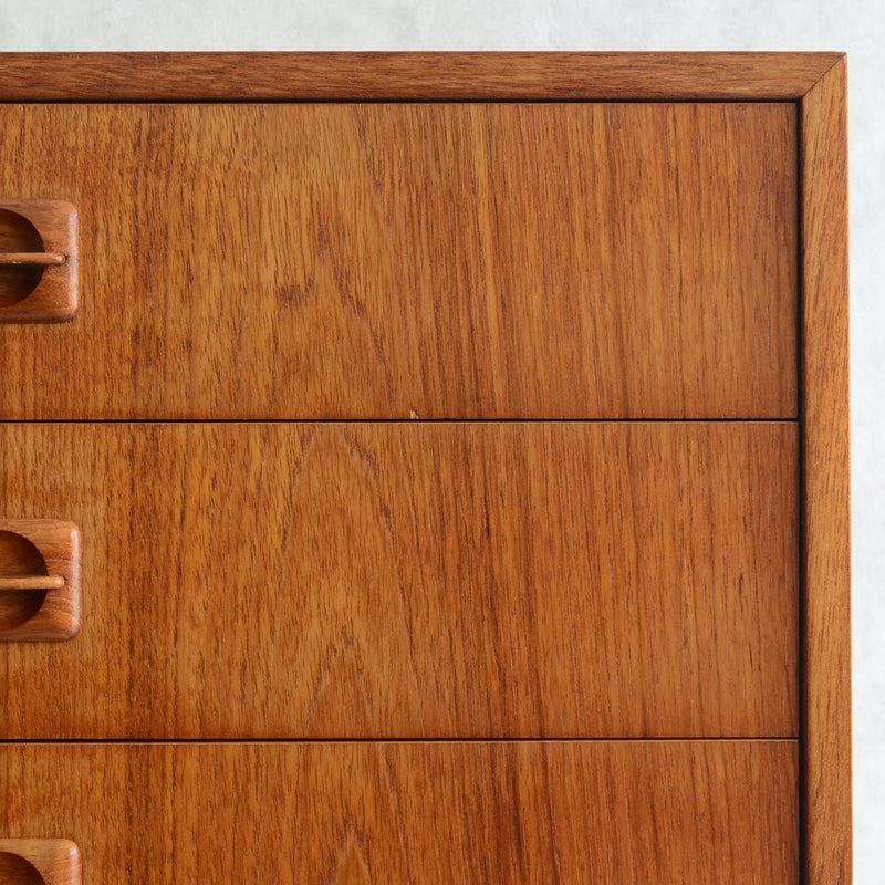 デンマーク ヴィンテージ  チーク 5段チェスト 5-32 (ウッドオイル仕上）