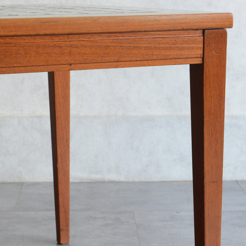 デンマーク ヴィンテージ タイルトップ センターテーブル 8-17