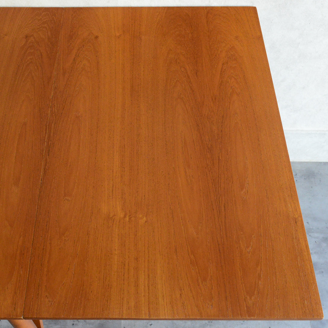 ミッドセンチュリー ヴィンテージ　ゲートレッグダイニングテーブル49 (レクタングル・天板剝離再塗装済）