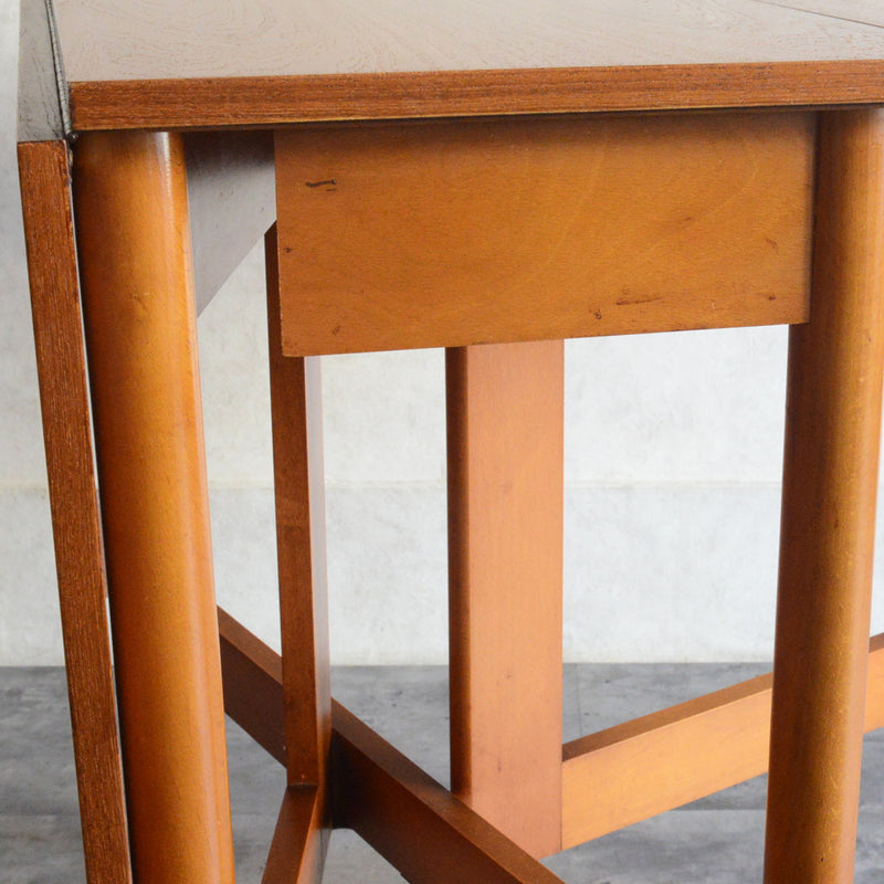 ミッドセンチュリー ヴィンテージ　ゲートレッグダイニングテーブル49 (レクタングル・天板剝離再塗装済）