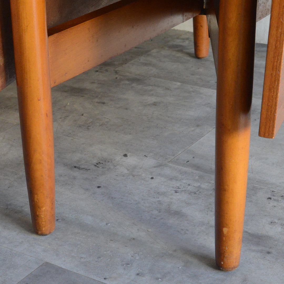 ミッドセンチュリー ヴィンテージ　ゲートレッグダイニングテーブル49 (レクタングル・天板剝離再塗装済）