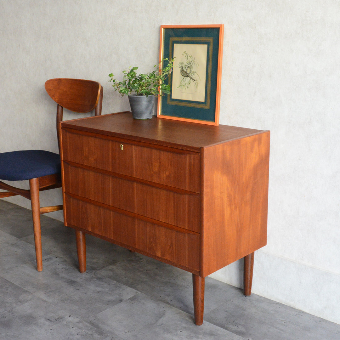 デンマークヴィンテージ  チーク３段チェスト5-172(鍵付）