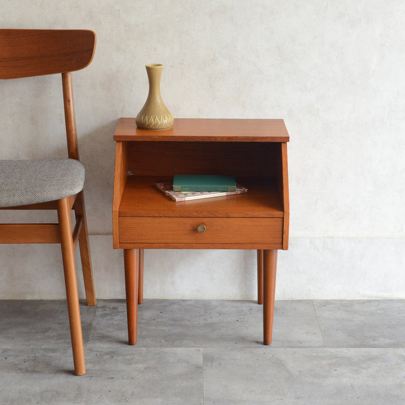 スウェーデンヴィンテージ　チーク スモールチェスト/サイドテーブルP-3