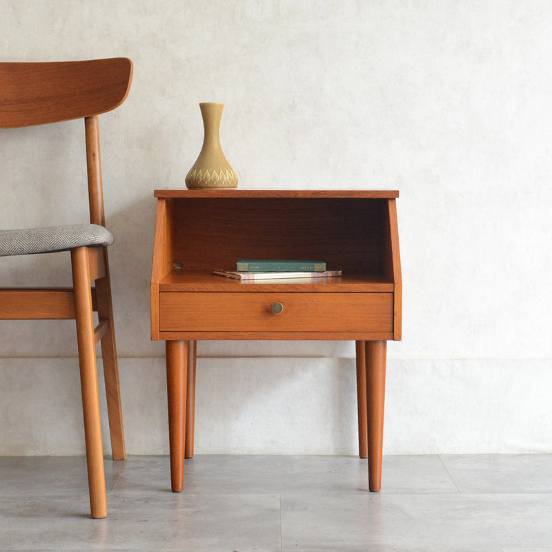 スウェーデンヴィンテージ　チーク スモールチェスト/サイドテーブルP-3