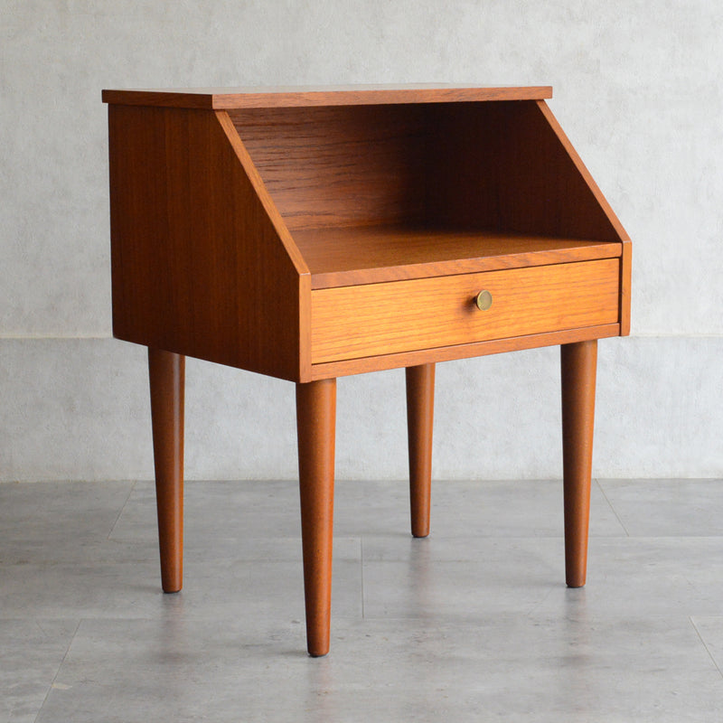 スウェーデンヴィンテージ　チーク スモールチェスト/サイドテーブルP-3