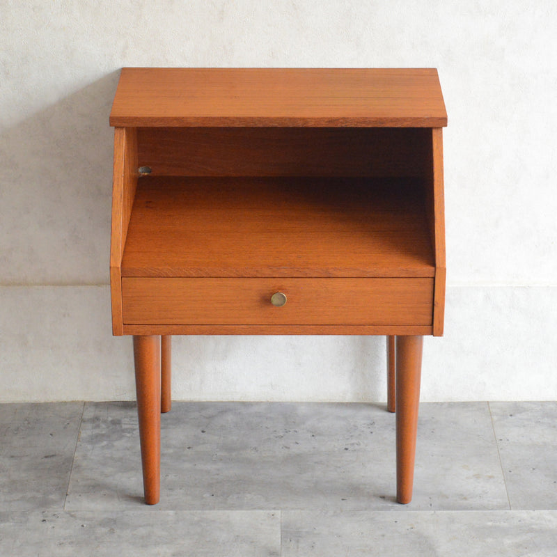 スウェーデンヴィンテージ　チーク スモールチェスト/サイドテーブルP-3