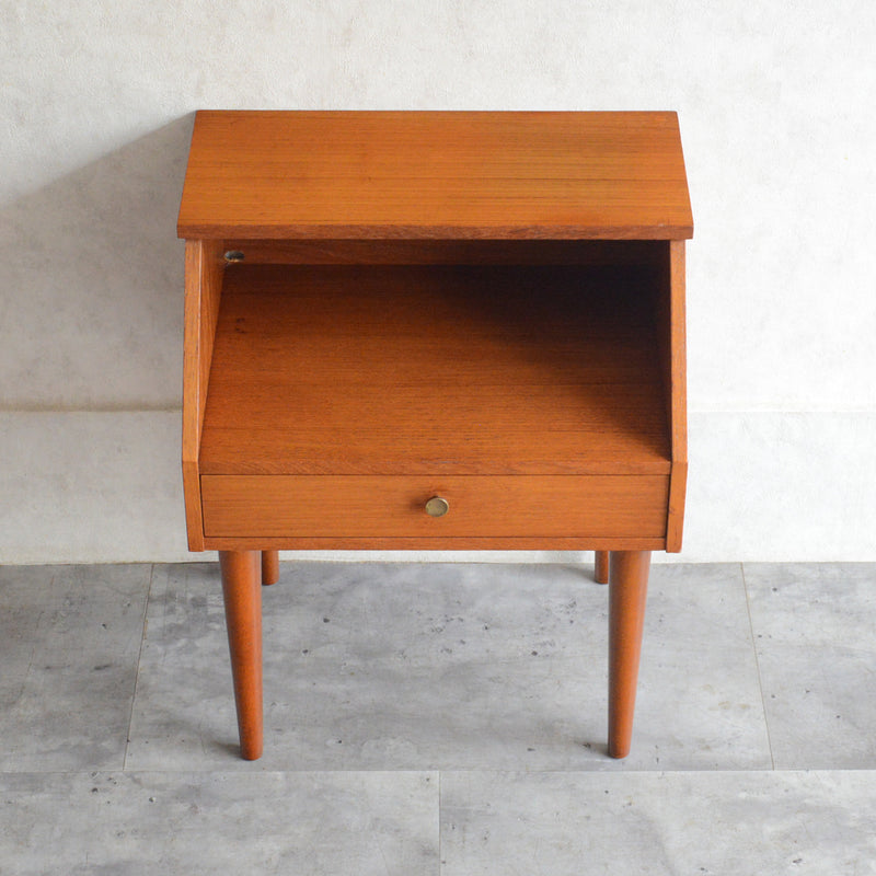スウェーデンヴィンテージ　チーク スモールチェスト/サイドテーブルP-3