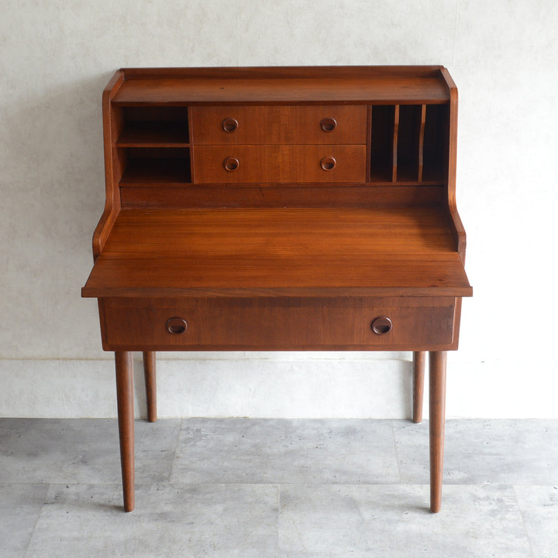 デンマークヴィンテージ　チーク ビューロー 10