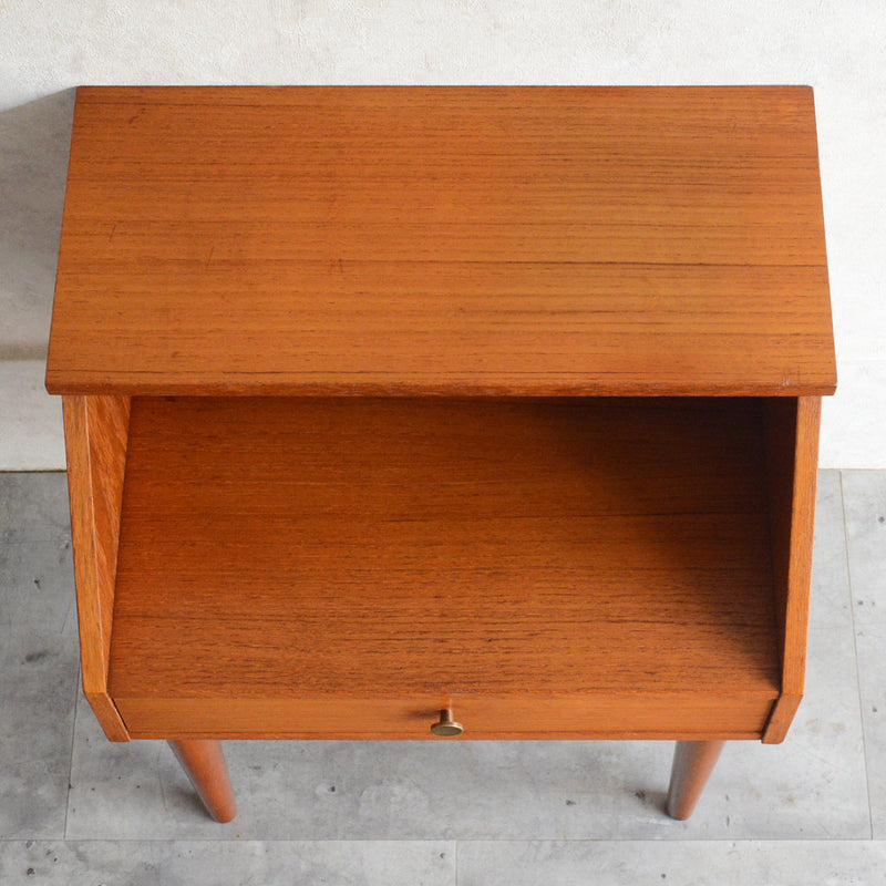 スウェーデンヴィンテージ　チーク スモールチェスト/サイドテーブルP-3