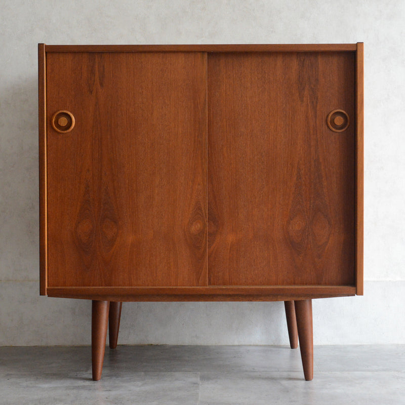 デンマーク ヴィンテージ　チーク キャビネット5-77