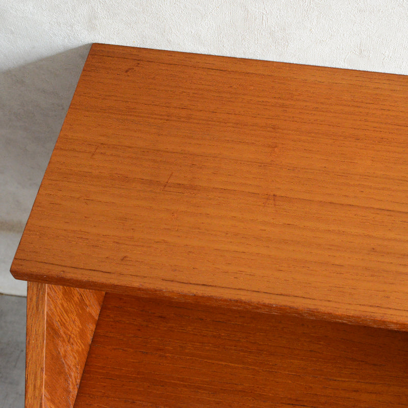 スウェーデンヴィンテージ　チーク スモールチェスト/サイドテーブルP-3