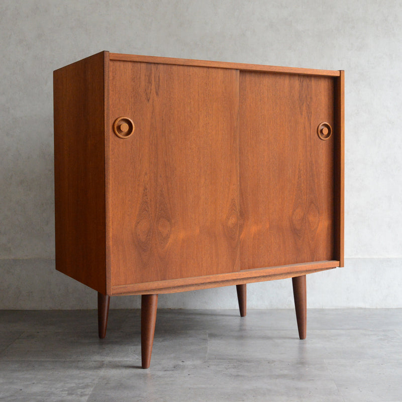 デンマーク ヴィンテージ　チーク キャビネット5-77