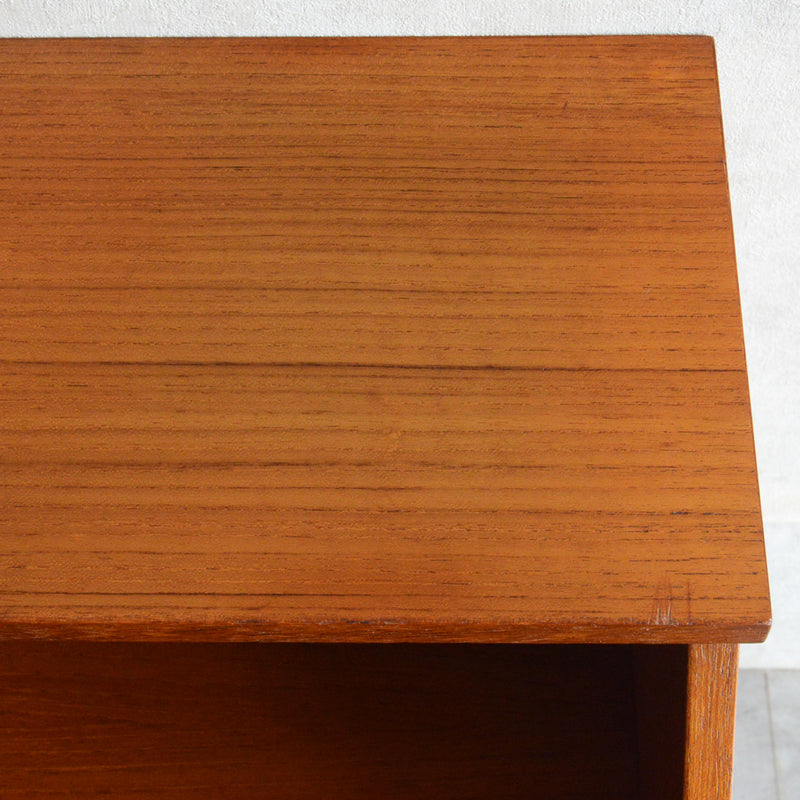 スウェーデンヴィンテージ　チーク スモールチェスト/サイドテーブルP-3