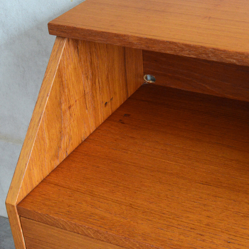 スウェーデンヴィンテージ　チーク スモールチェスト/サイドテーブルP-3