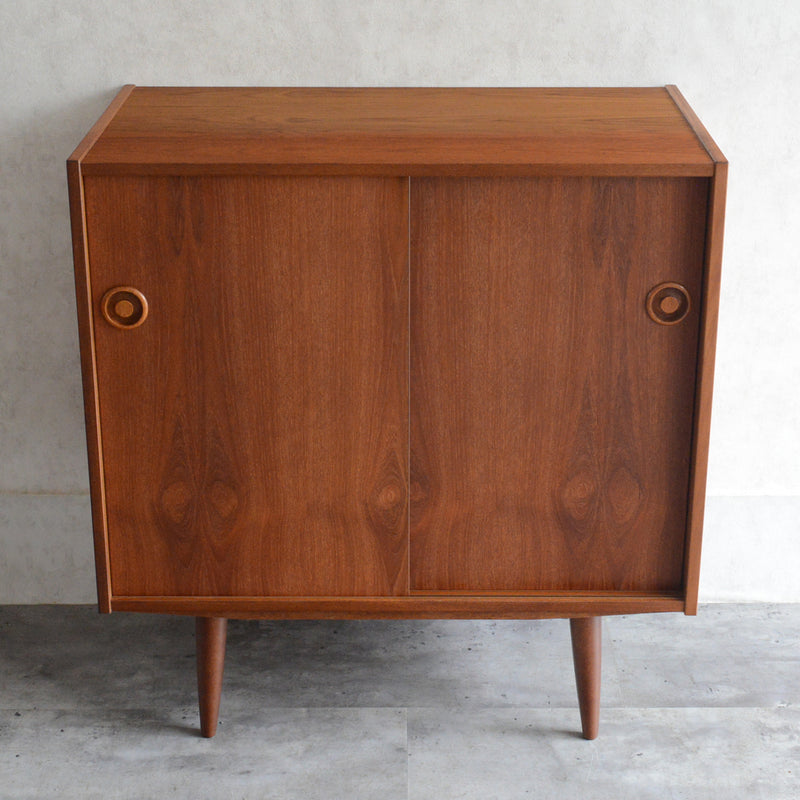 デンマーク ヴィンテージ　チーク キャビネット5-77