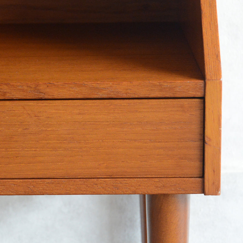 スウェーデンヴィンテージ　チーク スモールチェスト/サイドテーブルP-3