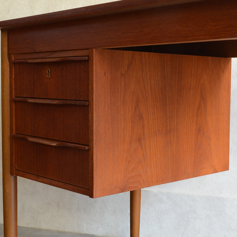 デンマークヴィンテージチークデスク　 5-43