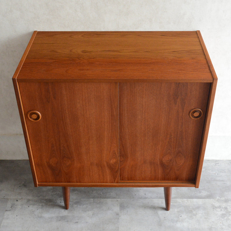 デンマーク ヴィンテージ　チーク キャビネット5-77