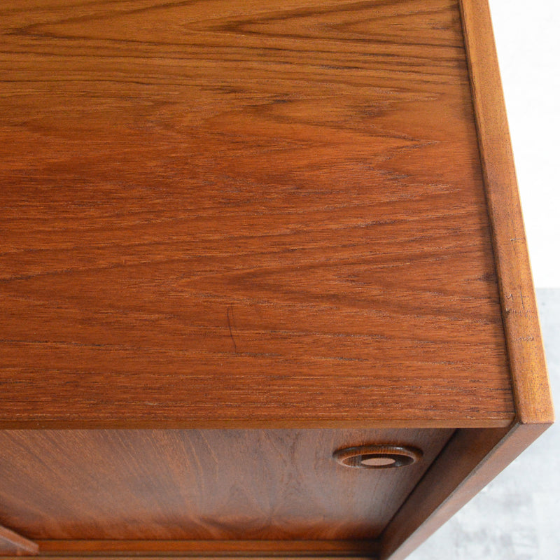 デンマーク ヴィンテージ　チーク キャビネット5-77