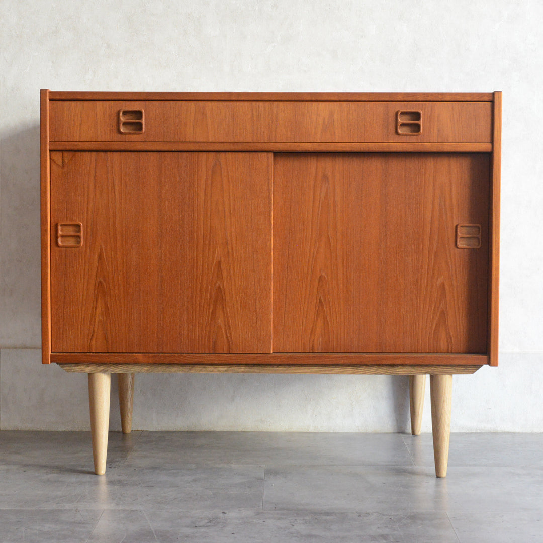 デンマークヴィンテージ 抽斗付チークキャビネット 5-152 – Rowan.inc