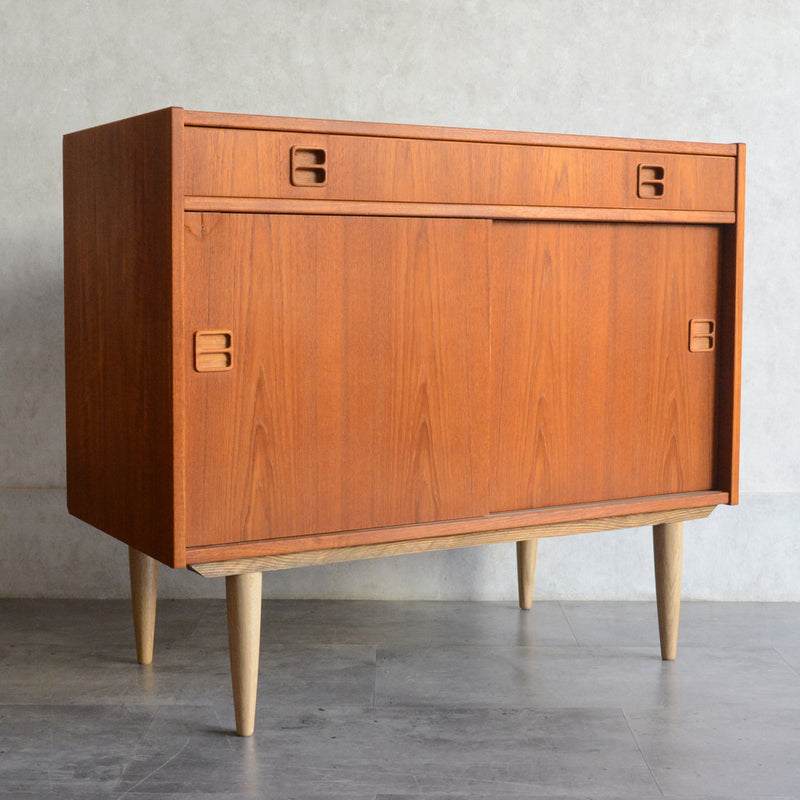 デンマークヴィンテージ 　抽斗付 チークキャビネット  5-152