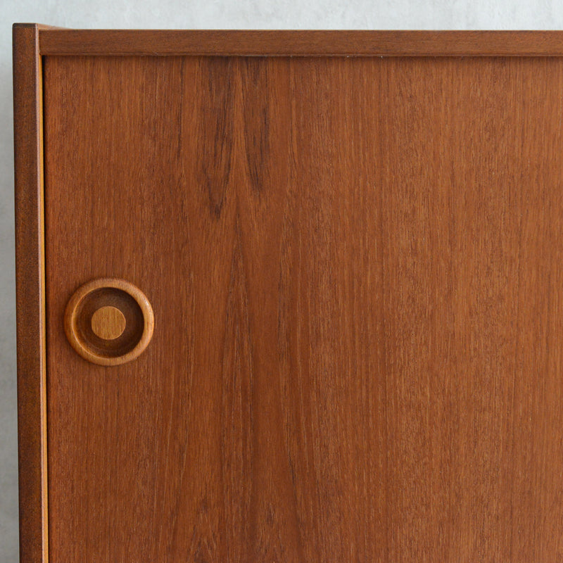 デンマーク ヴィンテージ　チーク キャビネット5-77