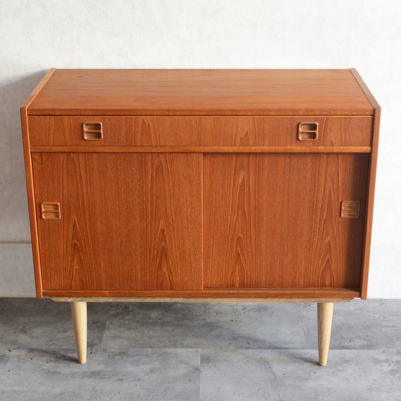 デンマークヴィンテージ 　抽斗付 チークキャビネット  5-152