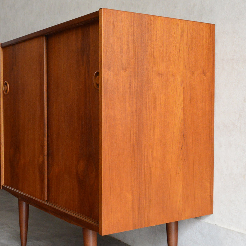 デンマーク ヴィンテージ　チーク キャビネット5-77