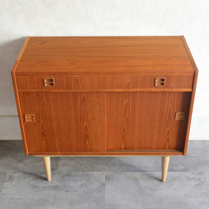 デンマークヴィンテージ 　抽斗付 チークキャビネット  5-152