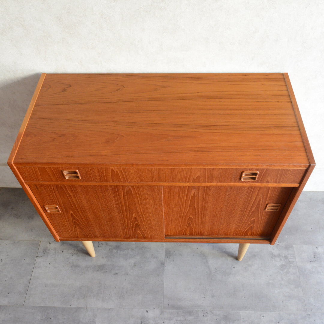 デンマークヴィンテージ 　抽斗付 チークキャビネット  5-152