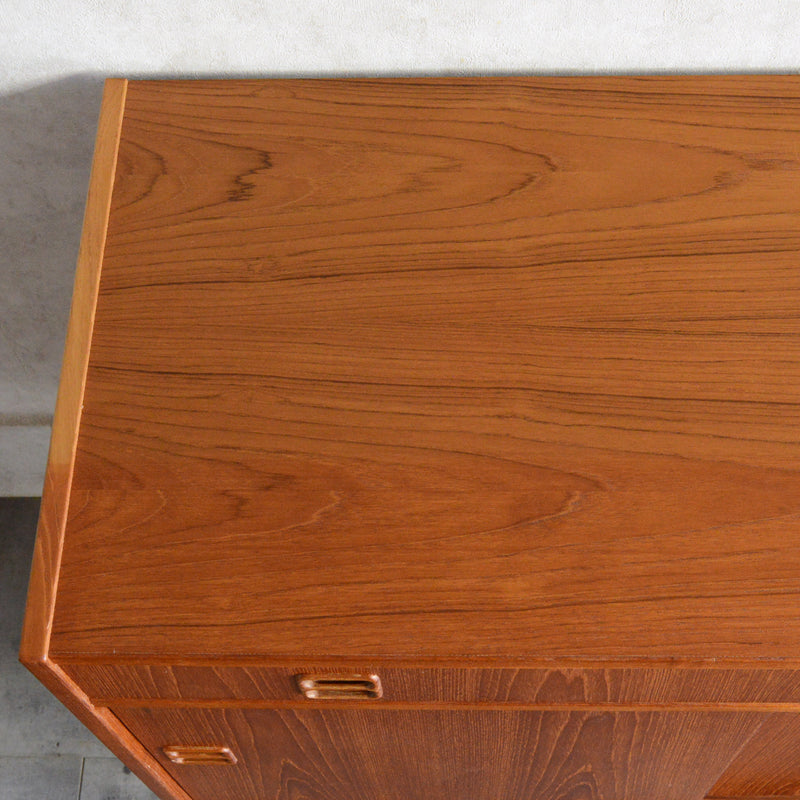 デンマークヴィンテージ 　抽斗付 チークキャビネット  5-152