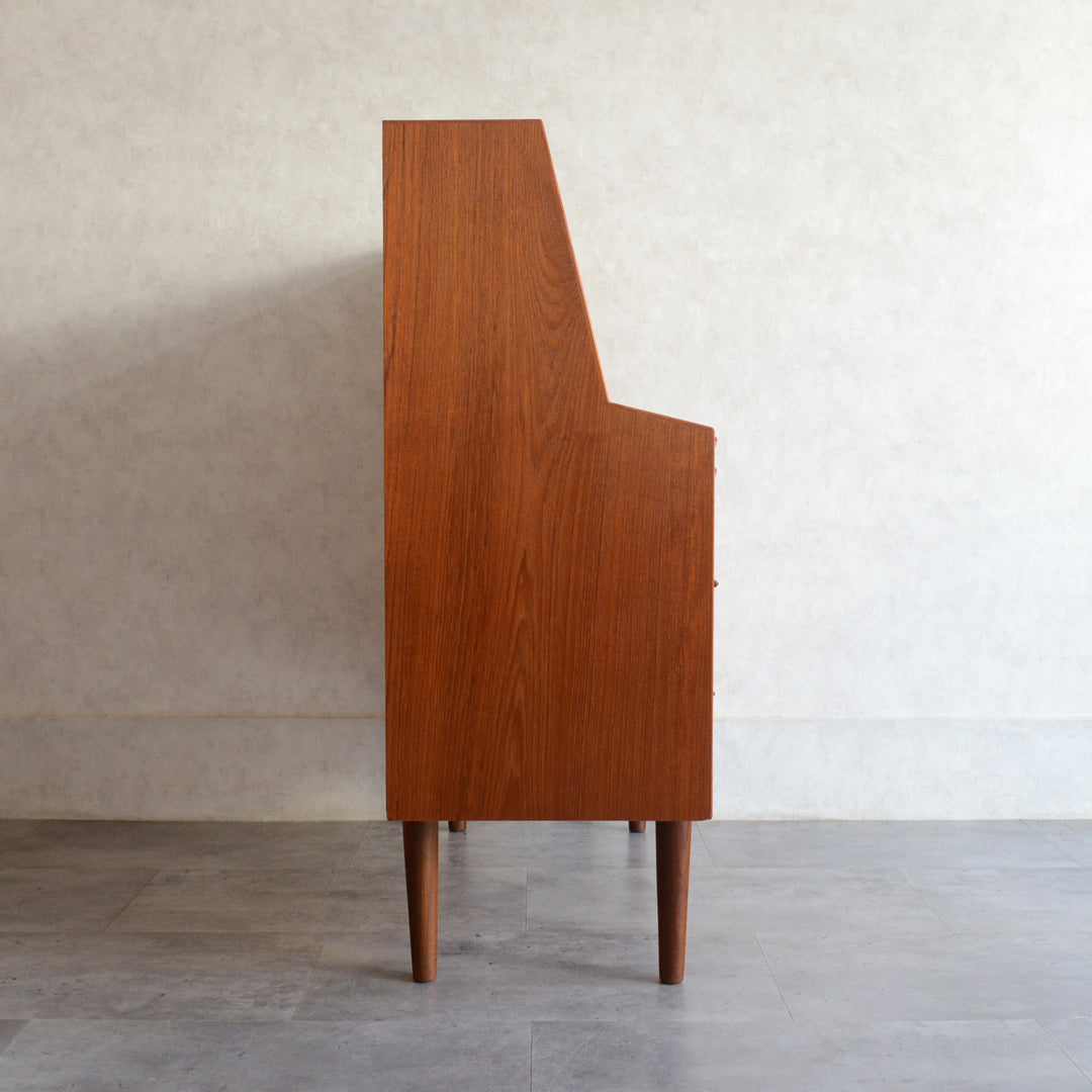 デンマークヴィンテージ　チークビューロー（ミラー・鍵付)6-89