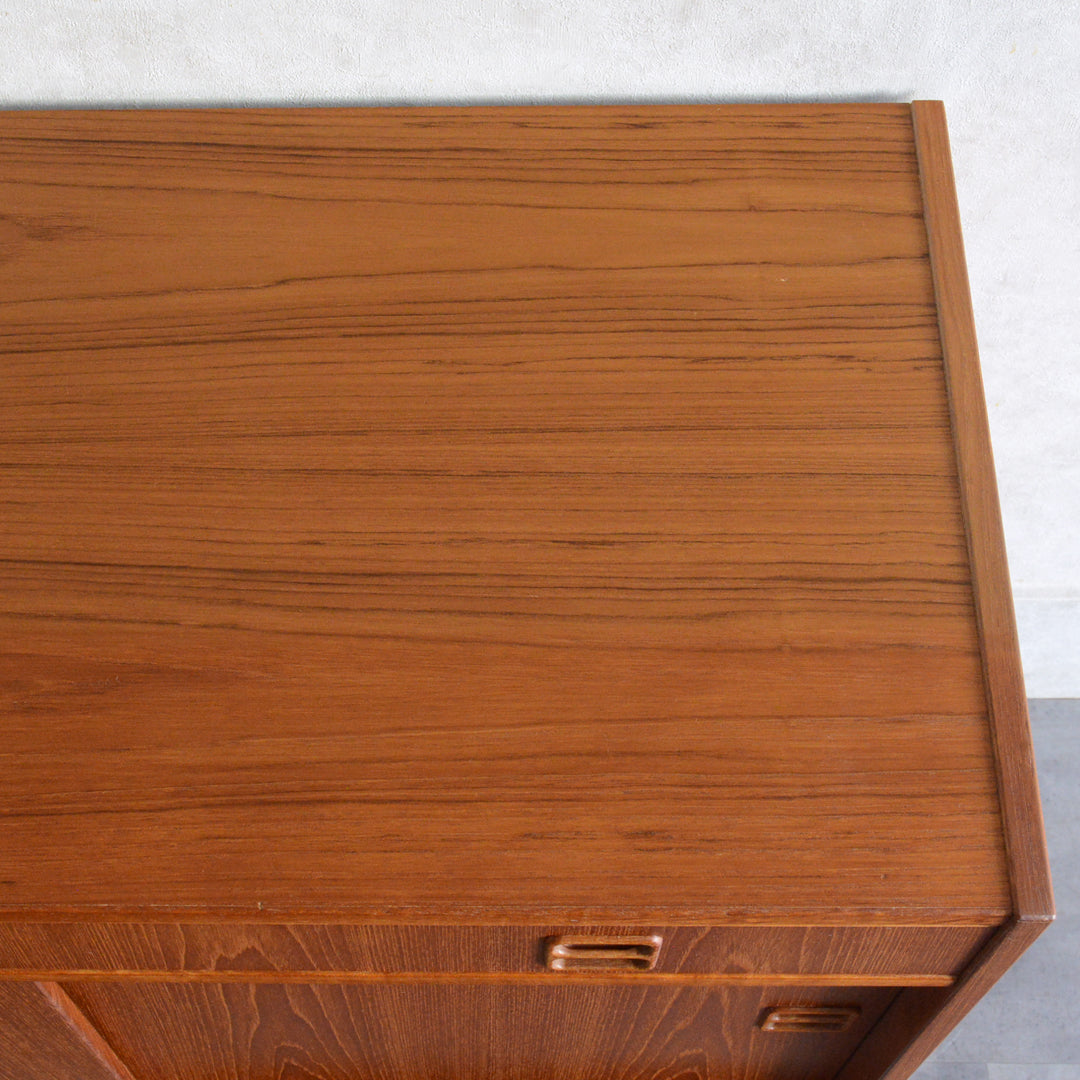 デンマークヴィンテージ 　抽斗付 チークキャビネット  5-152