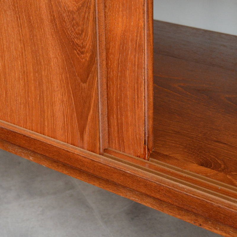 デンマーク ヴィンテージ　チーク キャビネット5-77