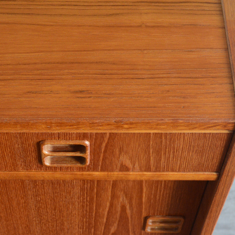 デンマークヴィンテージ 　抽斗付 チークキャビネット  5-152