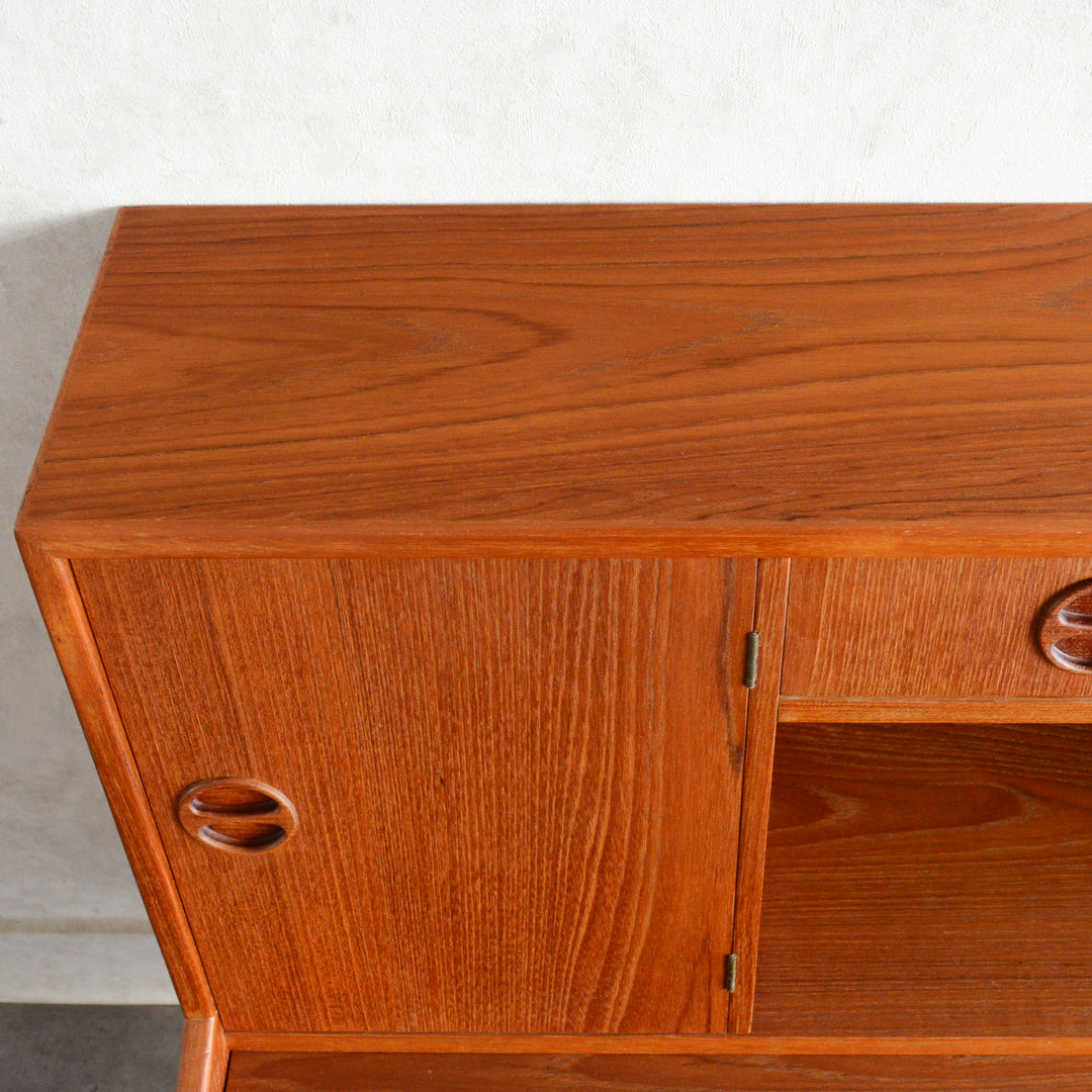 デンマークヴィンテージ　チークビューロー（ミラー・鍵付)6-89