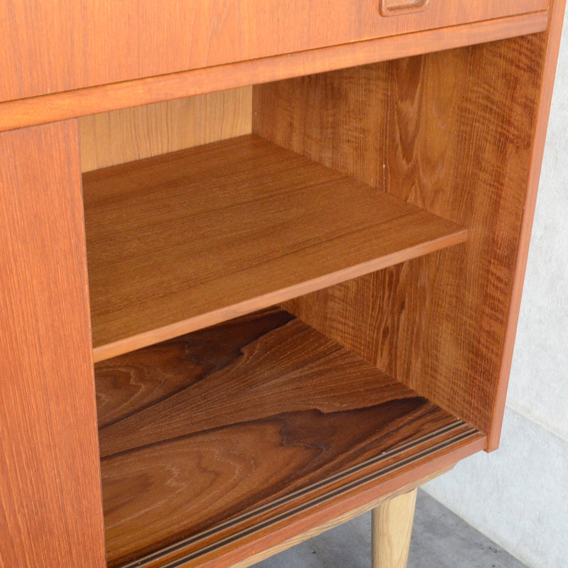 デンマークヴィンテージ 　抽斗付 チークキャビネット  5-152