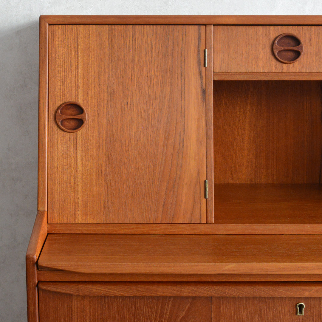 デンマークヴィンテージ　チークビューロー（ミラー・鍵付)6-89