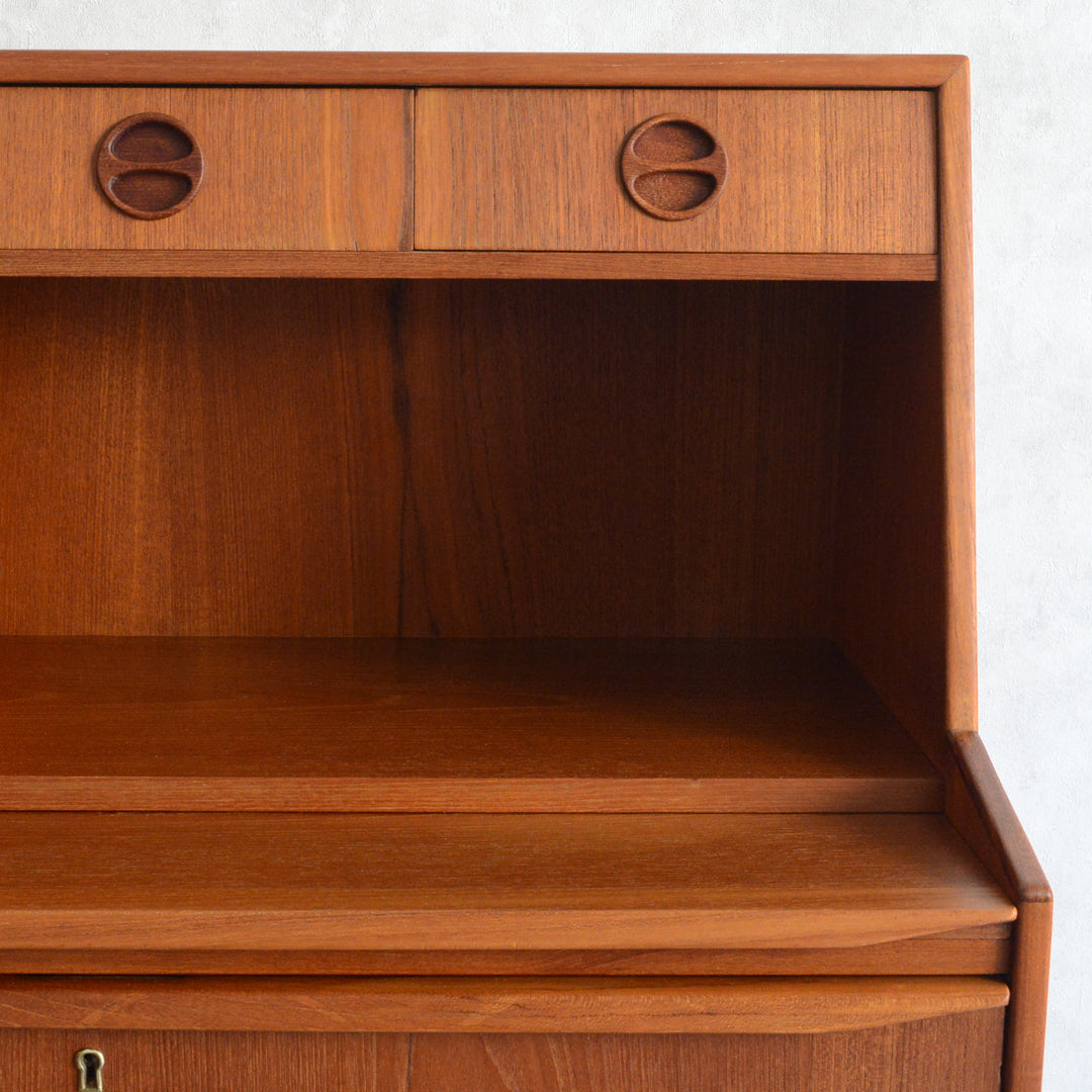 デンマークヴィンテージ　チークビューロー（ミラー・鍵付)6-89