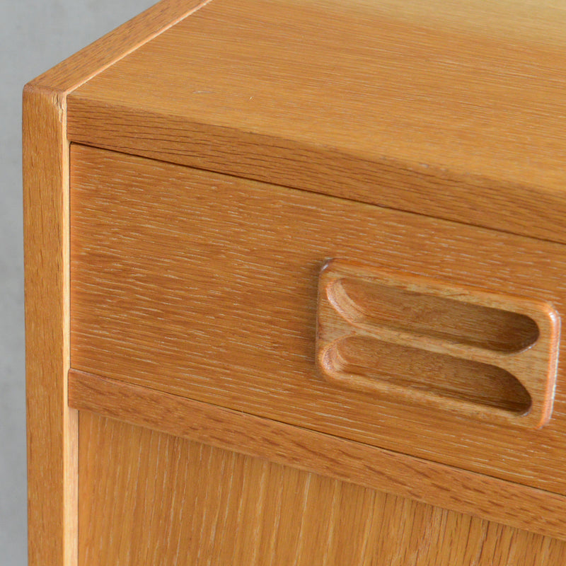 デンマーク ヴィンテージ  オークキャビネット (抽斗付)5-79