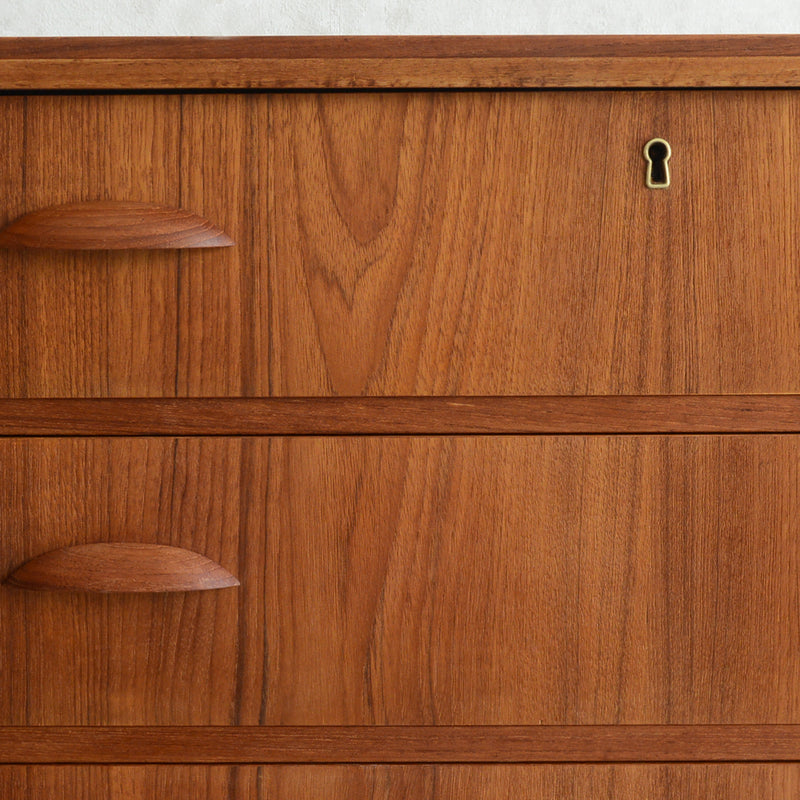 デンマーク ヴィンテージ  チーク 5段チェスト 5-53