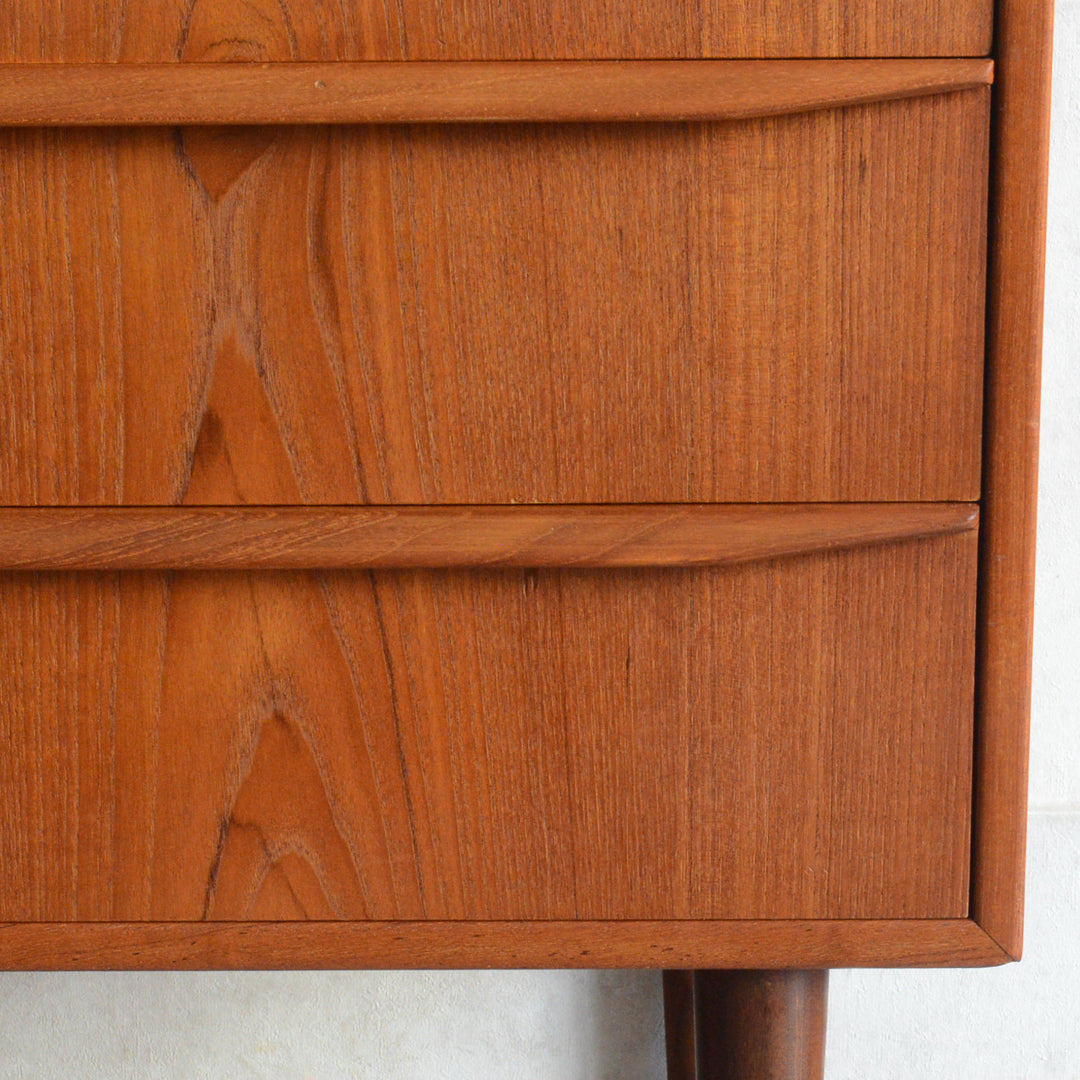 デンマークヴィンテージ　チークビューロー（ミラー・鍵付)6-89