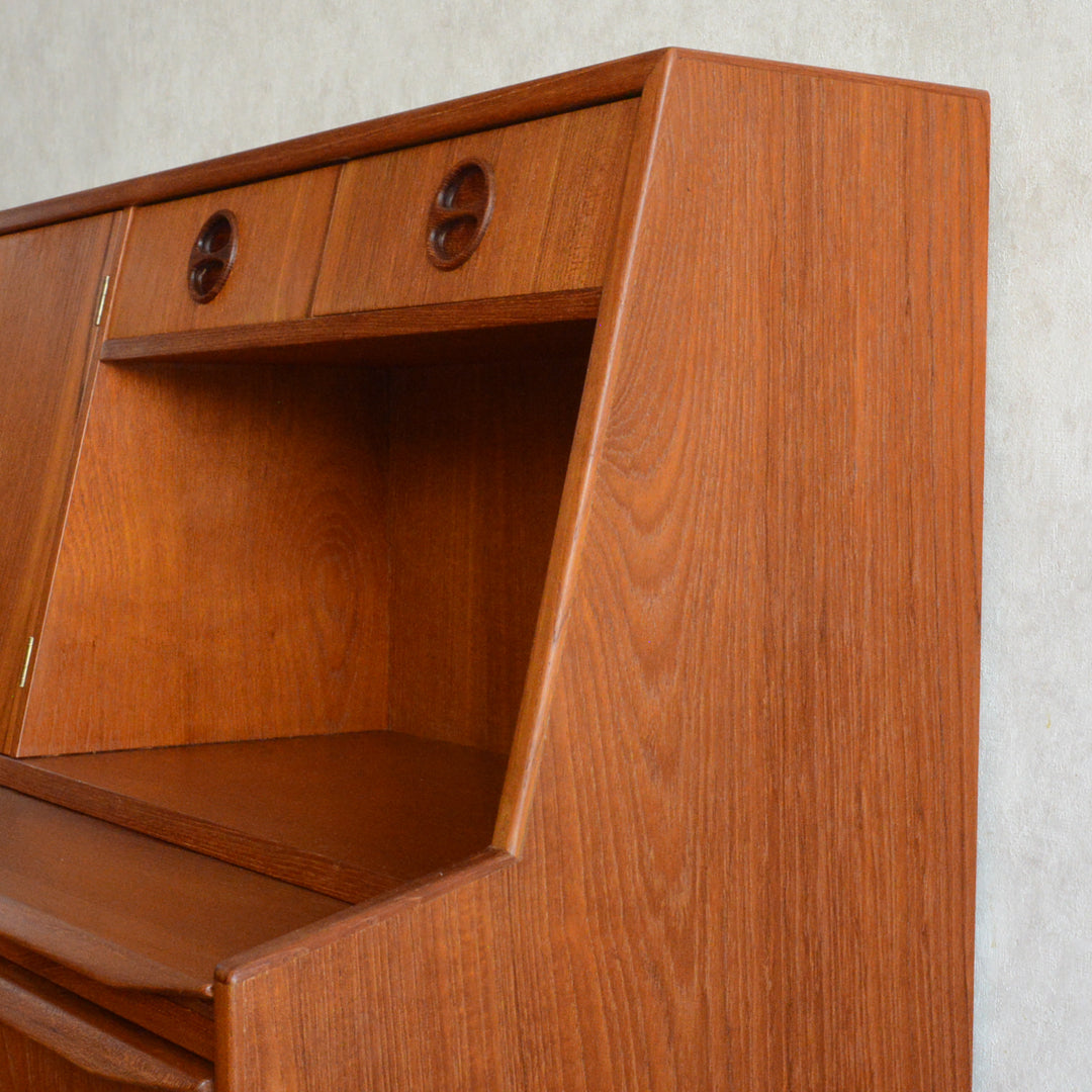 デンマークヴィンテージ　チークビューロー（ミラー・鍵付)6-89