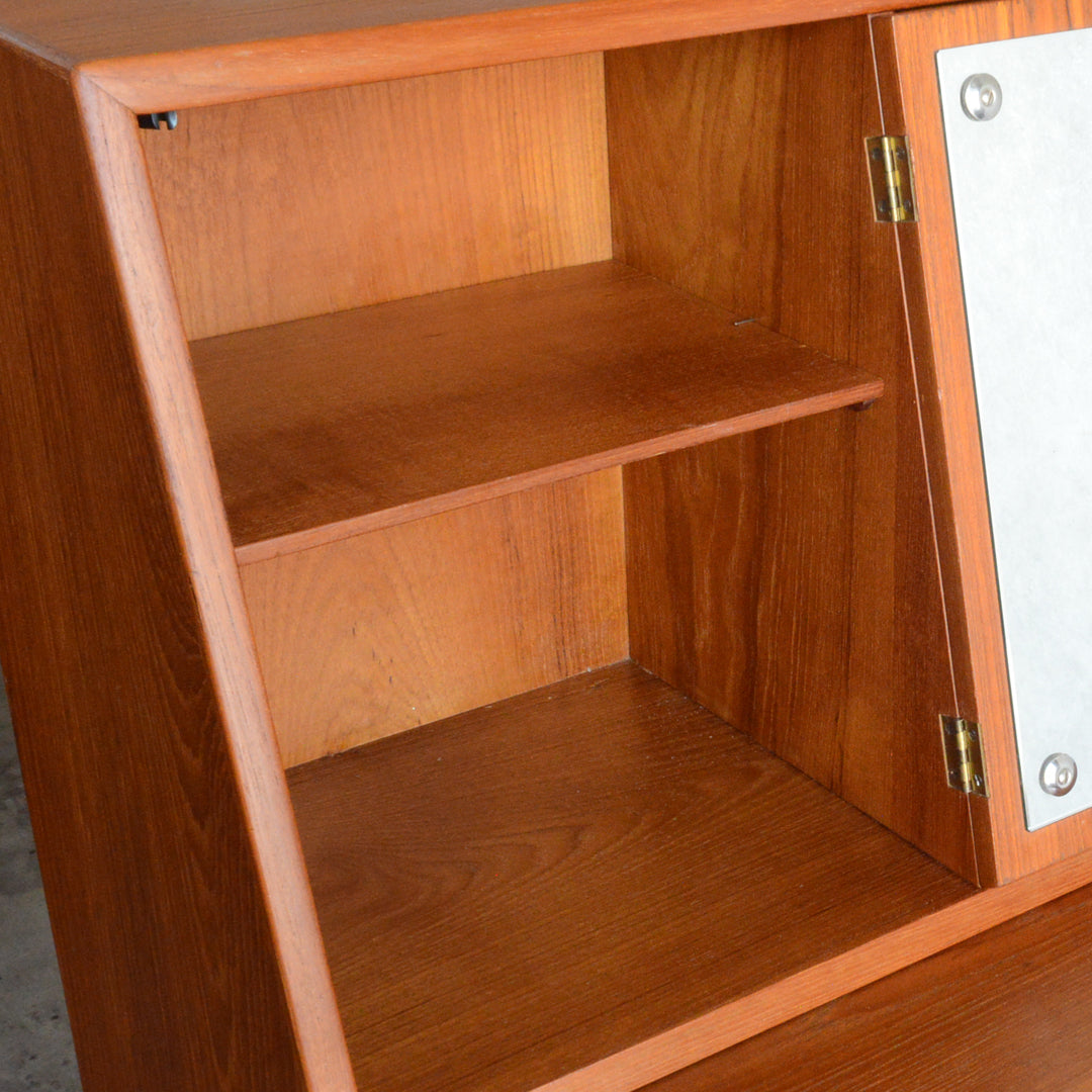 デンマークヴィンテージ　チークビューロー（ミラー・鍵付)6-89