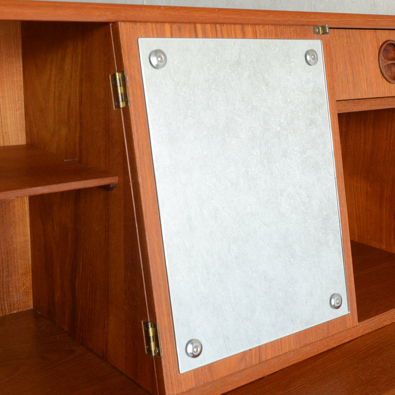 デンマークヴィンテージ　チークビューロー（ミラー・鍵付)6-89